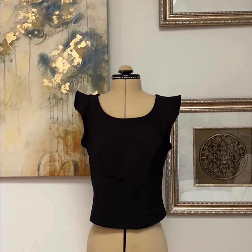 Dynamite, Small fitted top